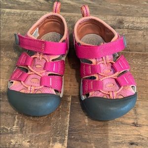 Toddler keen water shoes
